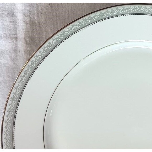 4 Mikasa Fine China Platinum Crown Dinner Plates 11" - Picture 3 of 4